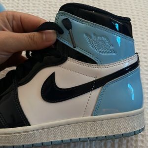 2019 Wmns Air Jordan 1 Retro High OG 'Blue Chill' UNC